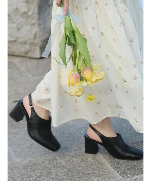 Te chichi TERRASSE（テチチテラス）の「【日比谷花壇コラボ】プリントシャーリングスカート（セットアップ可）（スカート・レディース・オフホワイト/ネイビー/キャメル・F）」の2枚目の写真