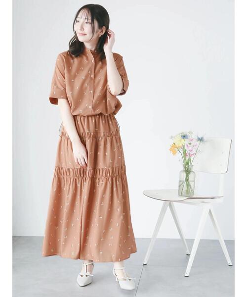 Te chichi TERRASSE（テチチテラス）の「【日比谷花壇コラボ】プリントシャーリングスカート（セットアップ可）（スカート・レディース・オフホワイト/ネイビー/キャメル・F）」の8枚目の写真