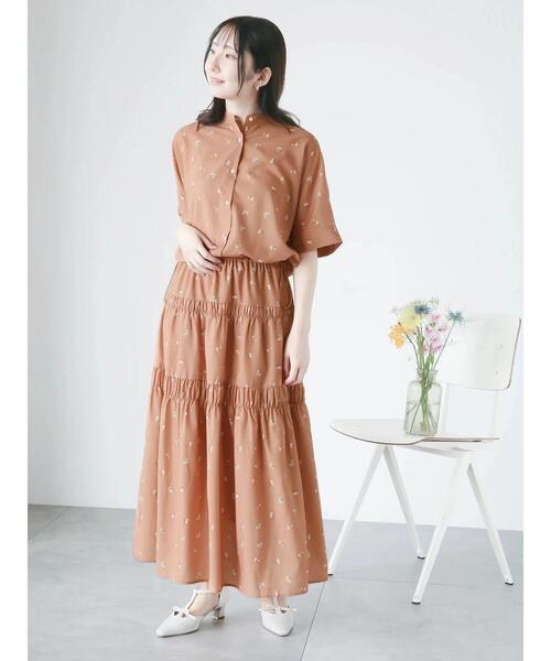 Te chichi TERRASSE（テチチテラス）の「【日比谷花壇コラボ】プリントシャーリングスカート（セットアップ可）（スカート・レディース・オフホワイト/ネイビー/キャメル・F）」の9枚目の写真