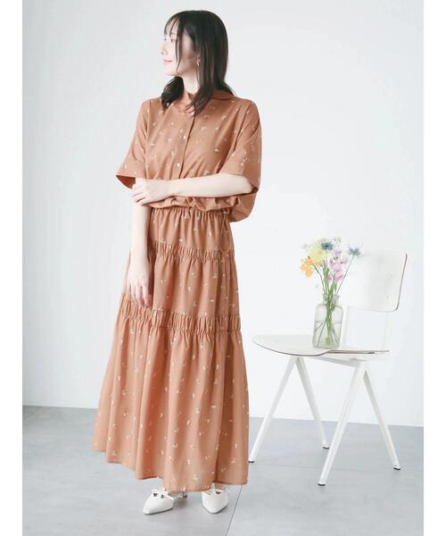 Te chichi TERRASSE（テチチテラス）の「【日比谷花壇コラボ】プリントシャーリングスカート（セットアップ可）（スカート・レディース・オフホワイト/ネイビー/キャメル・F）」の10枚目の写真