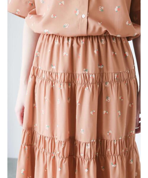 Te chichi TERRASSE（テチチテラス）の「【日比谷花壇コラボ】プリントシャーリングスカート（セットアップ可）（スカート・レディース・オフホワイト/ネイビー/キャメル・F）」の14枚目の写真