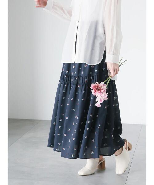 Te chichi TERRASSE（テチチテラス）の「【日比谷花壇コラボ】プリントシャーリングスカート（セットアップ可）（スカート・レディース・オフホワイト/ネイビー/キャメル・F）」の21枚目の写真