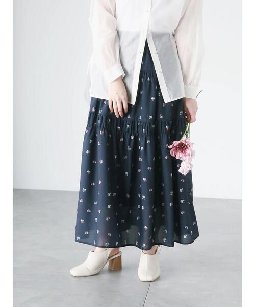 Te chichi TERRASSE（テチチテラス）の「【日比谷花壇コラボ】プリントシャーリングスカート（セットアップ可）（スカート・レディース・オフホワイト/ネイビー/キャメル・F）」の22枚目の写真