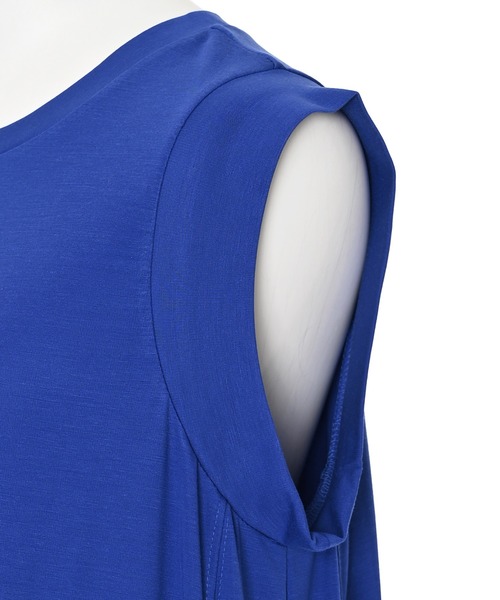 Narcissus(ナルシス)の「ノースリーブロングワンピース ポケット付き リラックスフレア(ワンピース・レディース・ブラック/ブルー・FREE)」の5枚目の写真