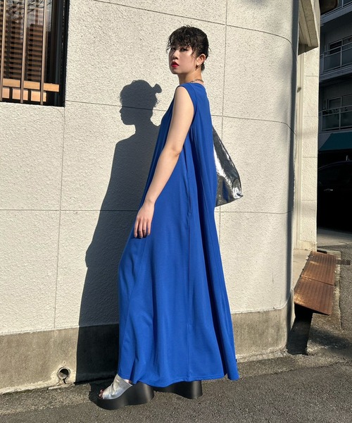 Narcissus(ナルシス)の「ノースリーブロングワンピース ポケット付き リラックスフレア(ワンピース・レディース・ブラック/ブルー・FREE)」の9枚目の写真