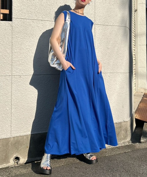Narcissus(ナルシス)の「ノースリーブロングワンピース ポケット付き リラックスフレア(ワンピース・レディース・ブラック/ブルー・FREE)」の17枚目の写真