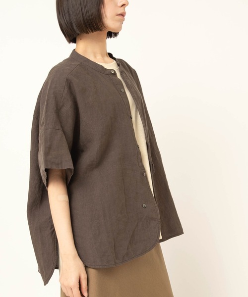 RNA-N（アールエヌエーエヌ）の「B2868 ハーフスリーブフレンチリネンシャツ（シャツ/ブラウス・レディース・オフホワイト/ブルー/スミクロ/グレー/レッド/ブラック/ダークブラウン/グリーン・FREE）」の6枚目の写真
