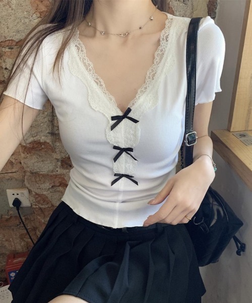 LADY LIKE(レディライク)の「リボンレースV開きトップス(Tシャツ/カットソー・レディース・グレー/ホワイト・M)」の12枚目の写真