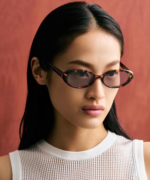 NUEF （ヌエフ）の「ユニセックス対応/NUEF/quatre-vingt-neuf89/オーバルサングラス（サングラス・レディース・ホワイト/ブラウン/ブラック/ブラウン系その他・FREE）」の11枚目の写真