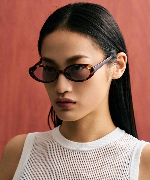 NUEF （ヌエフ）の「ユニセックス対応/NUEF/quatre-vingt-neuf89/オーバルサングラス（サングラス・レディース・ホワイト/ブラウン/ブラック/ブラウン系その他・FREE）」の15枚目の写真