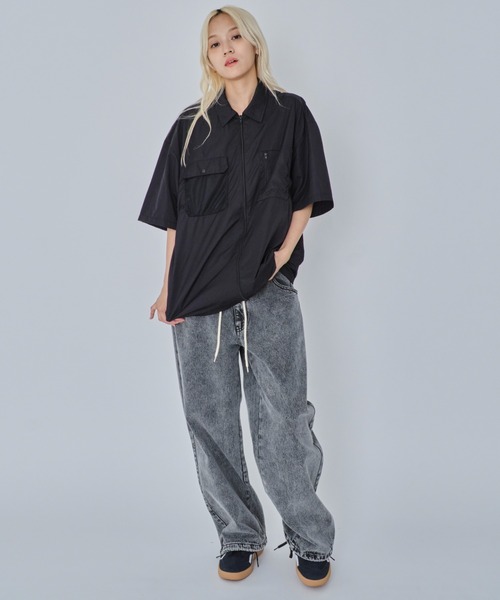 WEGO(ウィゴー)の「WEGO/ナイロンメッシュZIPシャツ(シャツ/ブラウス・メンズ・ブラック・MEDIUM/LARGE)」の4枚目の写真