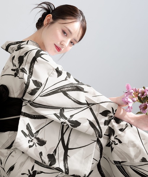 SOUBIEN（ソウビエン）の「“初心者でもプロの着姿”新二部式 セパレート浴衣3点セット（上衣・下衣・おはしょり布＋帯＋伊達締)【SOUBIEN】（浴衣・レディース・ホワイト系その他/ネイビー系/パープル系/グレー系/ブラック系2/ブラック系4/ブラック系/ネイビー系3/ネイビー系2/ブラック系3/その他/ベージュ系その他/グレイッシュベージュ/ブルー系/ホワイト×パープル/ネイビー系5/ネイビー系1/ネイビー系4/ベージュ系/ベージュ系その他2/ダルブルー系/サックスブルー系/ホワイト×ブルー/パープル系1/オレンジ系/ホワイト系/ピンク系・FREE）」の9枚目の写真