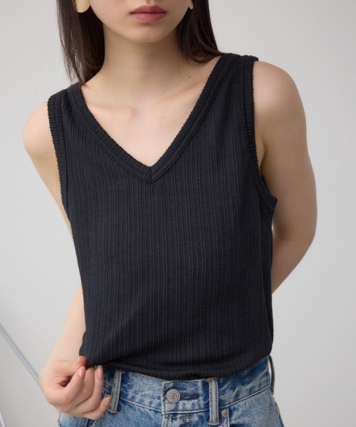 AZUL by moussy（アズールバイマウジー）の「2WAYリブタンクトップ（タンクトップ・レディース・レッド/アイボリー/ブラック/グレー・FREE）」の3枚目の写真