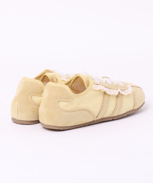shoes365(シューズスリーシックスファイヴ)の「レースリボンスニーカー(スニーカー・レディース・ピンク/オフホワイト/シルバー/イエロー・23.5cm/24.5cm/23.0cm/24.0cm/25.0cm/22.5cm)」の5枚目の写真