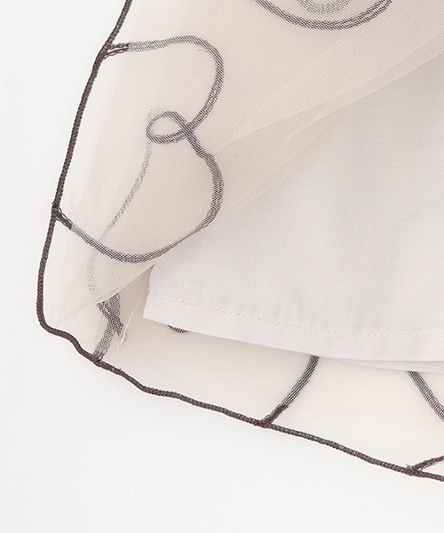 petit main LIEN（プティマインリアン）の「【リンク】チェーン刺しゅうチュールチュニック（チュニック・レディース・ブラック/ライトベージュ・F）」の10枚目の写真