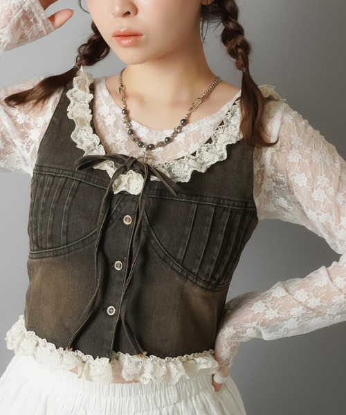 SPINNS(スピンズ)の「ショート丈デニムベスト/レース/NEO森ガール(ベスト・レディース・その他/ブラウン・ONESIZE)」の2枚目の写真