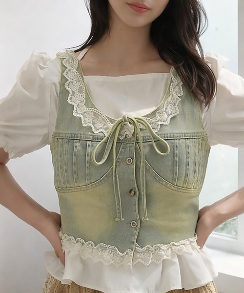 SPINNS(スピンズ)の「ショート丈デニムベスト/レース/NEO森ガール(ベスト・レディース・その他/ブラウン・ONESIZE)」の1枚目の写真