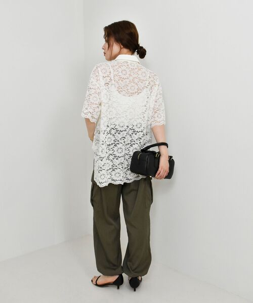 le.coeur blanc（ルクールブラン）の「フロントポケットフラワーコードレースシャツ（シャツ/ブラウス・レディース・オフホワイト/ブラウン・38）」の4枚目の写真