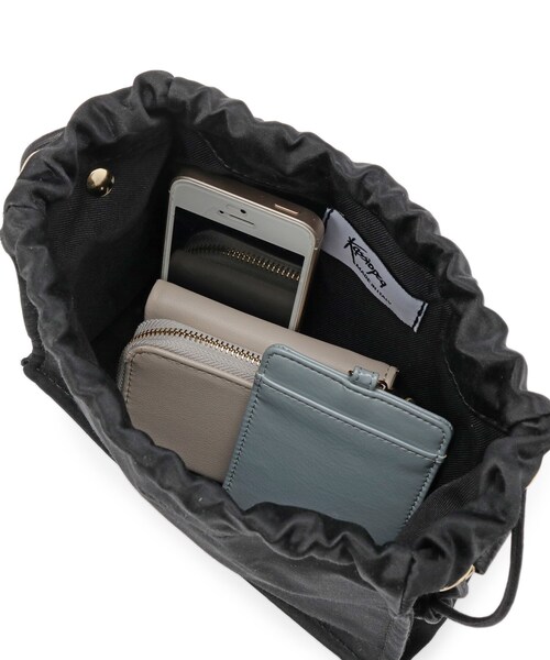 Kassiopea(カシオペア)の「KASSIOPEA(カシオペア)チェーン付きサテンハンドバッグ(ハンドバッグ・レディース・ブラック・00)」の6枚目の写真