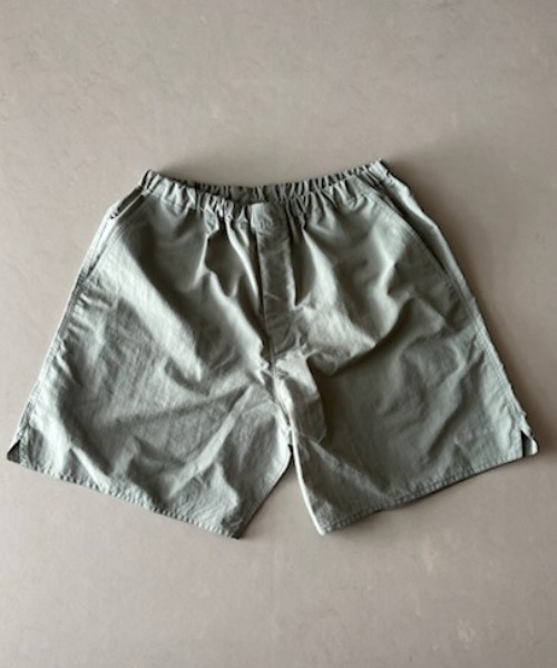 WILD THINGS（ワイルドシングス）の「【WILD THINGS】Military Nylon Ripstop Wide Baggy Shorts / ミリタリーナイロン リップストップワイドバ（その他パンツ・メンズ・ブラック/グレー/ベージュ・L/M/S）」の2枚目の写真