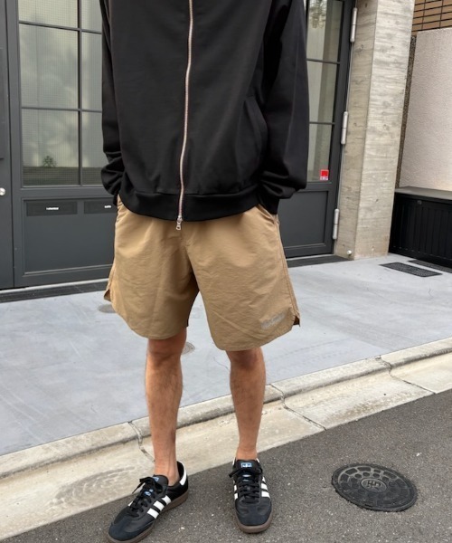 WILD THINGS（ワイルドシングス）の「【WILD THINGS】Military Nylon Ripstop Wide Baggy Shorts / ミリタリーナイロン リップストップワイドバ（その他パンツ・メンズ・ブラック/グレー/ベージュ・L/M/S）」の8枚目の写真
