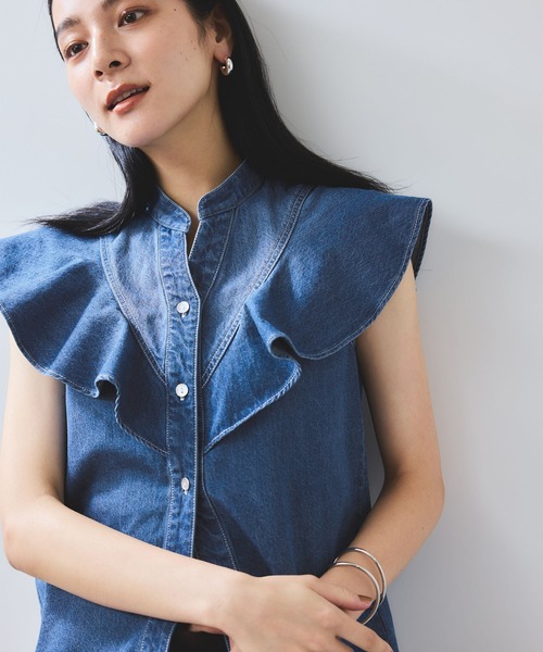 VIS(ビス)の「【UVケア/洗える】ラッフルデザインデニムブラウス(シャツ/ブラウス・レディース・サックスブルー/ブルー系その他4・FREE)」の5枚目の写真