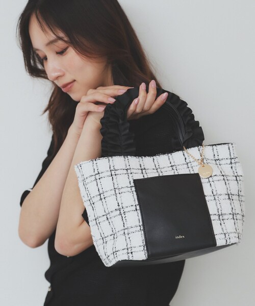 index（インデックス）の「【2WAY】持ち手フリルトートバッグ（トートバッグ・レディース・ブラック系/ベージュ系4/ブラック・00）」の5枚目の写真