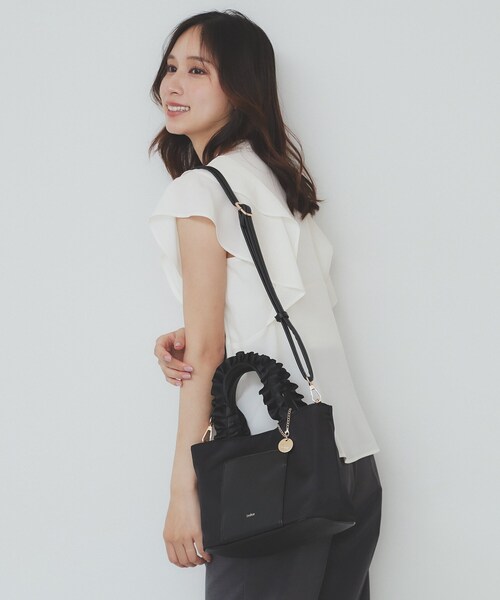 index（インデックス）の「【2WAY】持ち手フリルトートバッグ（トートバッグ・レディース・ブラック系/ベージュ系4/ブラック・00）」の7枚目の写真
