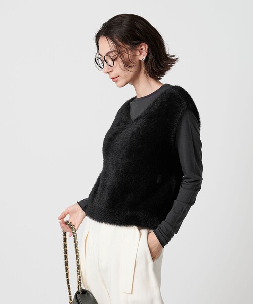 BEAUTY&YOUTH UNITED ARROWS（ビューティーアンドユースユナイテッドアローズ）の「シャギーVネック ニットベスト（ベスト・レディース・ベージュ/オフホワイト/ブラック・FREE）」の5枚目の写真