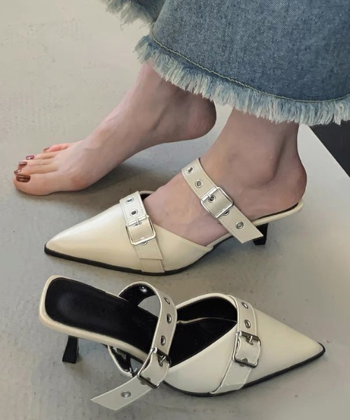ampm（エーエムピーエム）の「バックルストラップポインテッドミュールパンプス（パンプス・レディース・ホワイト/ブラック・35/36/37/38/39/40）」の22枚目の写真