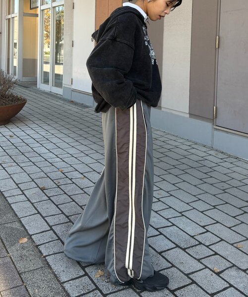 etsinta（エシンタ）の「etsintaリメイクドロストワイドジャージパンツ（その他パンツ・レディース・ブラック/グレー/レッド・ONE SIZE）」の20枚目の写真