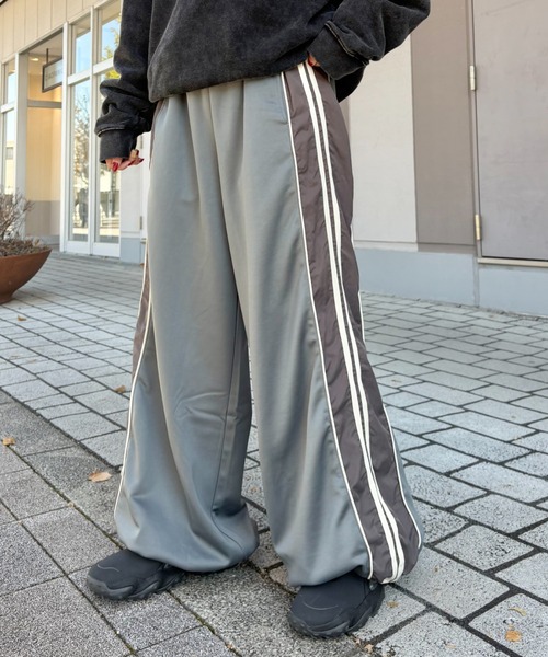 etsinta（エシンタ）の「etsintaリメイクドロストワイドジャージパンツ（その他パンツ・レディース・ブラック/グレー/レッド・ONE SIZE）」の2枚目の写真