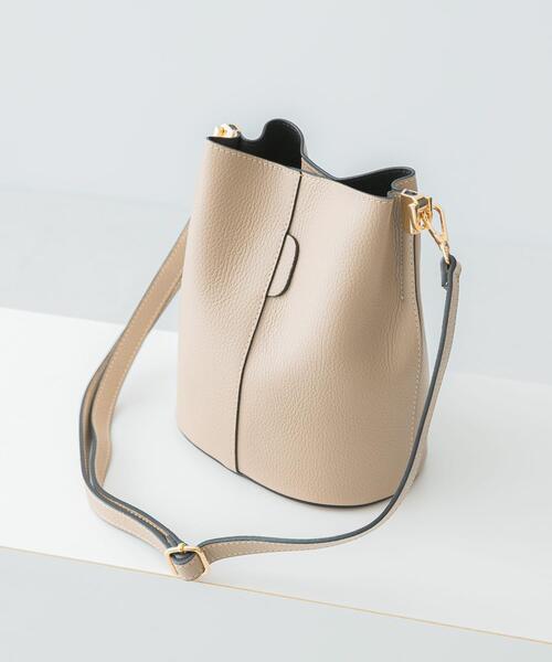 【 美品 】AULENTTI ショルダーバッグ ベージュ AULENTTI ショルダーバッグ バッグ 「AULENTTI/オウレンティ