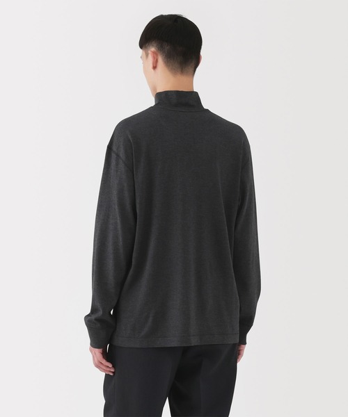 MUJI Labo（ムジラボ）の「〔MUJI Labo〕紳士　昔ながらの製法で編み立てた天竺ハイネック長袖Ｔシャツ（Tシャツ/カットソー・メンズ・ブラウン/ダークグレー・M/L/XL）」の5枚目の写真