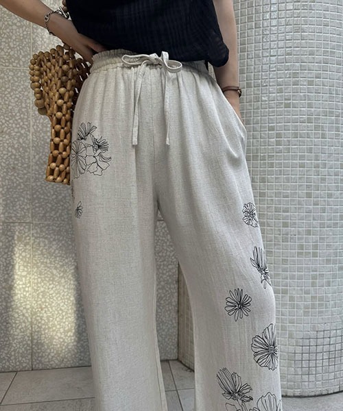 WILLFULLY(ウィルフリー)の「flower print undulate relax PT(その他パンツ・レディース・ブラック/オートミール・FREE)」の6枚目の写真