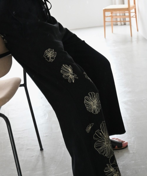 WILLFULLY(ウィルフリー)の「flower print undulate relax PT(その他パンツ・レディース・ブラック/オートミール・FREE)」の10枚目の写真