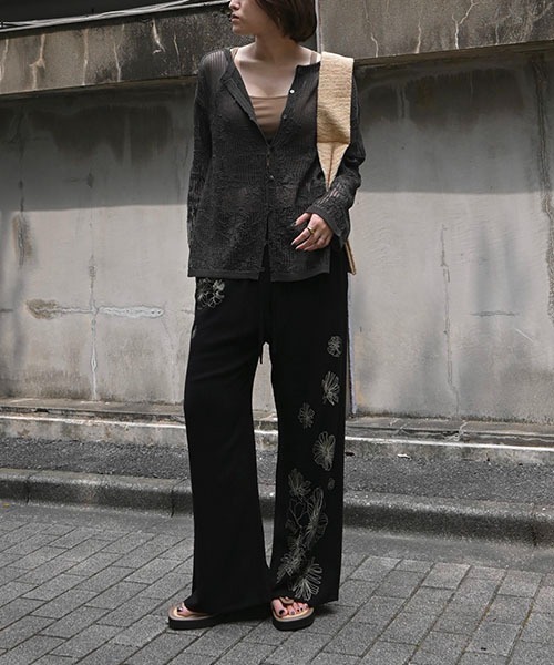 新品y‘s FLOWER PANTS ブラックパンツ セール】flower print undulate relax PT（その他パンツ）｜WILLFULLY