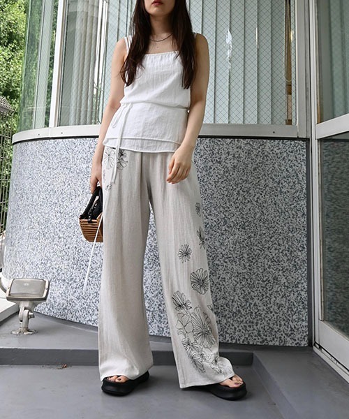 WILLFULLY(ウィルフリー)の「flower print undulate relax PT(その他パンツ・レディース・ブラック/オートミール・FREE)」の18枚目の写真