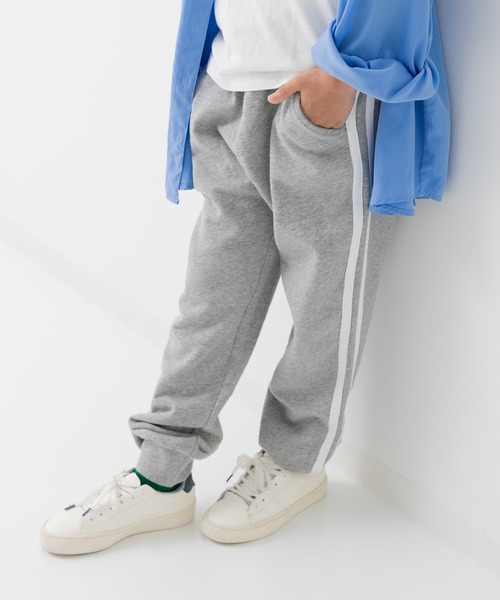 chil2(チルツー)の「綿100% 裏毛 脇ラインスウェットパンツ(スウェットパンツ・キッズ・チャコールグレー/ブラック/ネイビー/ベージュ/グレー・90cm/110cm/100cm/120cm/130cm/140cm/150cm)」の3枚目の写真