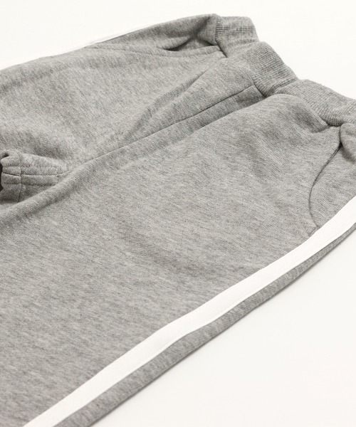 chil2(チルツー)の「綿100% 裏毛 脇ラインスウェットパンツ(スウェットパンツ・キッズ・チャコールグレー/ブラック/ネイビー/ベージュ/グレー・90cm/110cm/100cm/120cm/130cm/140cm/150cm)」の20枚目の写真