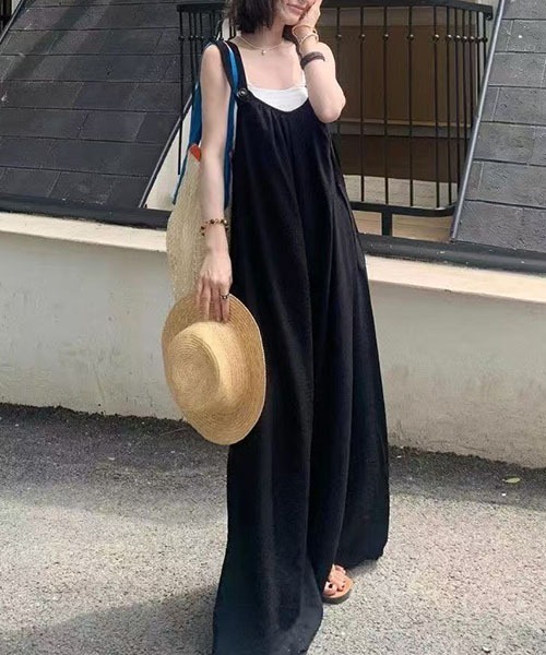 gossip！ロサンゼルス（ゴシップロサンゼルス）の「肩紐調整可能 シワ感素材 ゆったりワイドサロペット レディース 無地 リラックス リゾートウェア オーバーオール（その他パンツ・レディース・ブラック/ベージュ・M/L）」の21枚目の写真