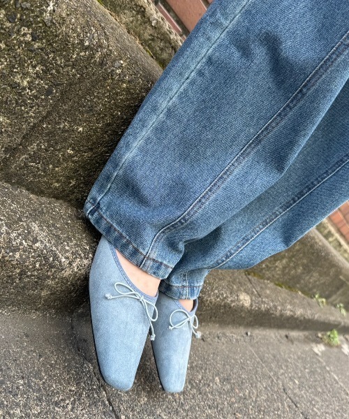 bita.(ビタ)の「スウェードリボンスクエアトゥミュール(パンプス・レディース・ベージュ/ブルー/ブラック・LARGE/MEDIUM)」の10枚目の写真