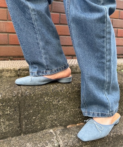 bita.(ビタ)の「スウェードリボンスクエアトゥミュール(パンプス・レディース・ベージュ/ブルー/ブラック・LARGE/MEDIUM)」の9枚目の写真