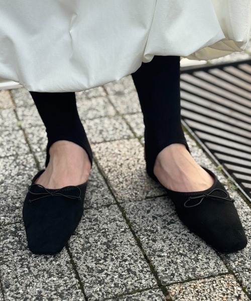 bita.(ビタ)の「スウェードリボンスクエアトゥミュール(パンプス・レディース・ベージュ/ブルー/ブラック・LARGE/MEDIUM)」の17枚目の写真