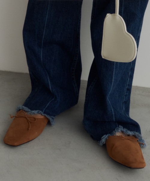 bita.(ビタ)の「スウェードリボンスクエアトゥミュール(パンプス・レディース・ベージュ/ブルー/ブラック・LARGE/MEDIUM)」の21枚目の写真