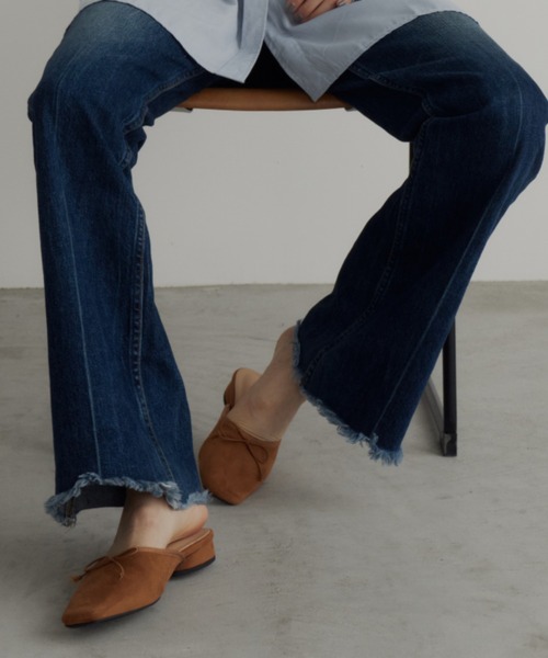 bita.(ビタ)の「スウェードリボンスクエアトゥミュール(パンプス・レディース・ベージュ/ブルー/ブラック・LARGE/MEDIUM)」の22枚目の写真