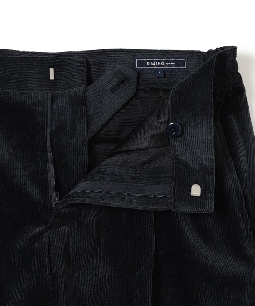 B:MING by BEAMS（ビーミングバイビームス）の「コーデュロイ 1プリーツ パンツ（セットアップ対応／ナローフィット）（その他パンツ・メンズ・ネイビー/ブラック/ブラウン・LARGE/MEDIUM/SMALL/X-LARGE）」の4枚目の写真