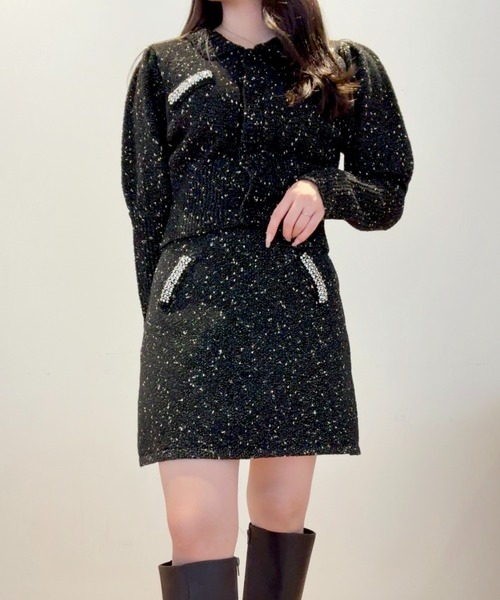 SELFIST（セルフィスト）の「【セットアップ対応】ラメネップニットビジュー付カーディガン　パフショルダー　襟付きニット　キラキラ　クリスマス　イルミネーション（ニット/セーター・レディース・ブラック/グレー/オフホワイト・フリー）」の2枚目の写真