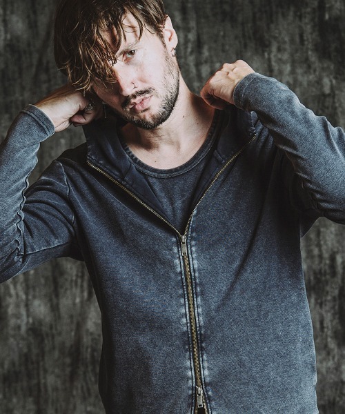 NO ID.(ノーアイディ)の「mpa3936- フライスハイネックZIPパーカ(857006-312T)(パーカー・メンズ・ホワイト/ブラック/グレー・1/2)」の4枚目の写真