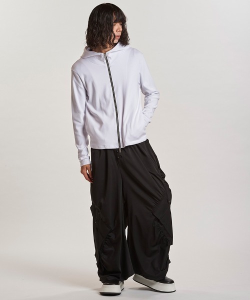 NO ID.(ノーアイディ)の「mpa3936- フライスハイネックZIPパーカ(857006-312T)(パーカー・メンズ・ホワイト/ブラック/グレー・1/2)」の14枚目の写真